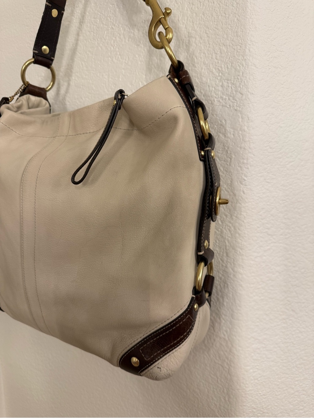 Coach Vintage Carly Ivory Leather Hobo Bag Y2K Brass Hardware Authentic - Picture 4 of 14